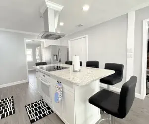 Photo 3 - Spacious 5BR Beach Villa -1 Minute to Beach