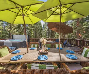 Photo 5 - Huge Deck HotTub Close to Ski Private Beach Access