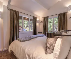 Photo 3 - Palisades Tahoe Ski Cabin Free Shuttle to Lifts in Minutes