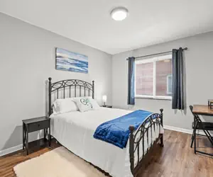 Photo 3 - Opulent Urban Retreat