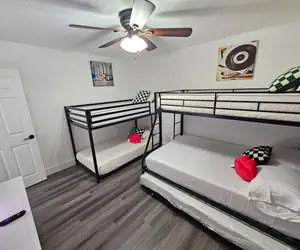 Photo 3 - Duplex @College Park Sleeps 15. Close to DT & WP