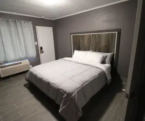 Photo 5 - The Razorback at 1611 Residences