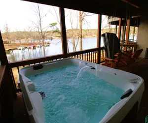 Photo 3 - Amazing Lakefront Getaway