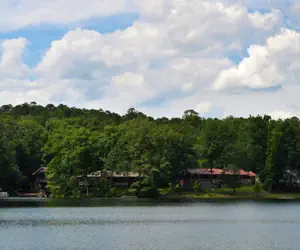 Photo 5 - Amazing Lakefront Getaway