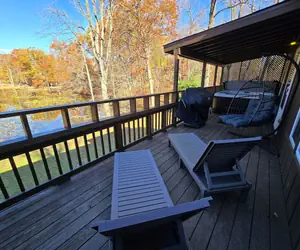 Photo 2 - Red Fox Run At Heron Hill Retreat Hot Tub on Lake!