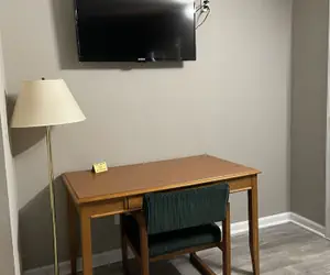 Photo 4 - Overton Motel Livingston