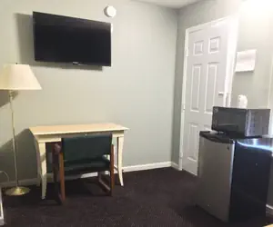 Photo 3 - Overton Motel Livingston