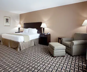 Photo 4 - Holiday Inn Express Pembroke by IHG