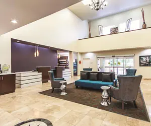 Photo 3 - La Quinta Inn & Suites by Wyndham Houston New Caney