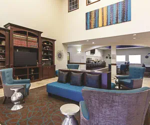 Photo 4 - La Quinta Inn & Suites by Wyndham Houston New Caney