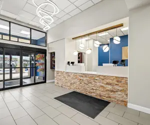 Photo 5 - Comfort Inn & Suites Plainville-Foxboro