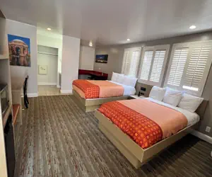 Photo 2 - Presidio Parkway Inn