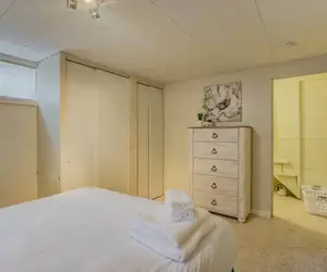 Photo 5 - 3brdowntownwalk to Everywhere & Bars W/fire pit