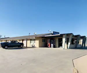 Photo 2 - Thunderbird Inn