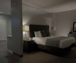 Photo 4 - Belamere Swimming Pool Suites