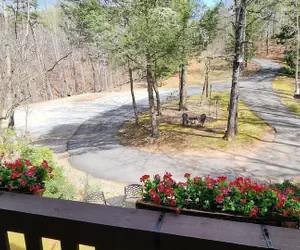 Photo 3 - Lily Creek Lodge