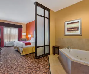 Photo 4 - Holiday Inn Express & Suites Alpine Southeast by IHG