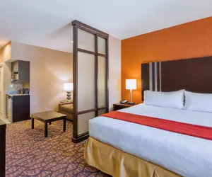 Photo 5 - Holiday Inn Express & Suites Alpine Southeast by IHG