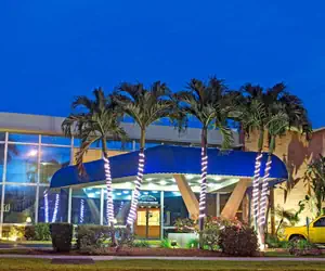 Photo 2 - Knights Inn Hallandale