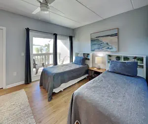 Photo 2 - Island House by Distinctive Beach Rentals