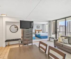 Photo 4 - Renovated Waikiki Banyan Condo w/ Pool View, Free parking