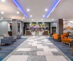 Photo 3 - La Quinta Inn & Suites by Wyndham Louisville NE/Old Henry Rd