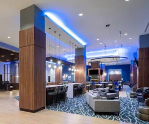 Photo 3 - La Quinta Inn & Suites by Wyndham Nashville Downtown / Stadium