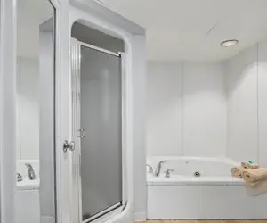 Photo 5 - Top Floor Master Suite Bay View