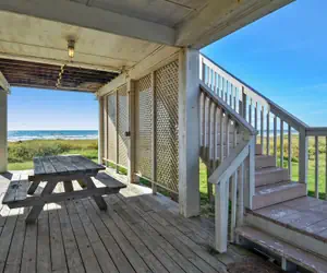 Photo 4 - Brannen's Beachfront by Ryson Vacation Rentals
