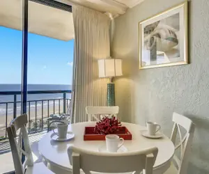 Photo 3 - Luis' Lair by Ryson Vacation Rentals