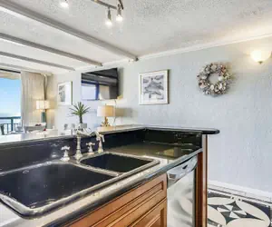 Photo 4 - Luis' Lair by Ryson Vacation Rentals