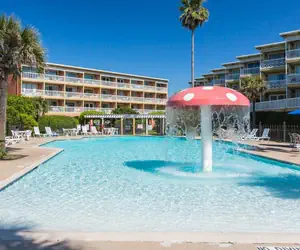 Photo 2 - Beach View by Ryson Vacation Rentals