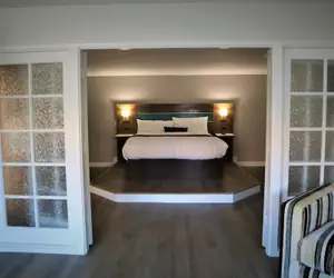 Photo 4 - Homestay Suites - Studios & Spas