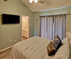 Photo 4 - Dolphin 23 2 Bedroom Condo by RedAwning