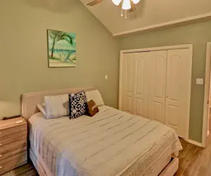 Photo 5 - Dolphin 23 2 Bedroom Condo by RedAwning