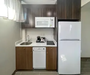 Photo 2 - MainStay Suites Bronx - Belmont