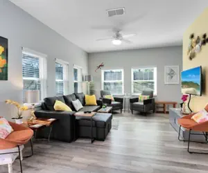 Photo 2 - Newly Upgraded Modern 4br/3br Private Pool Th 4 Bedroom Townhouse by RedAwning