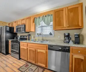 Photo 3 - Strollin' Bear 3 Bedroom Home by RedAwning