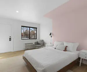 Photo 4 - Cashmere Inn