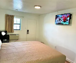 Photo 5 - Budget Inn Giddings by Mukhi Hotels