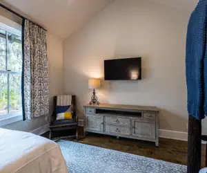 Photo 5 - Cedar Lodge on Honey Creek