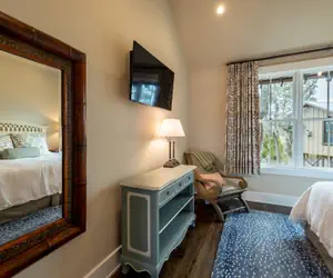 Photo 3 - Cedar Lodge on Honey Creek