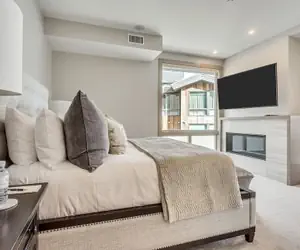 Photo 2 - Platinum Two Bedroom 2 Apartment Hotel by RedAwning