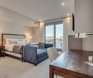 Photo 2 - Premium Three Bedroom 3 Apartment Hotel by RedAwning