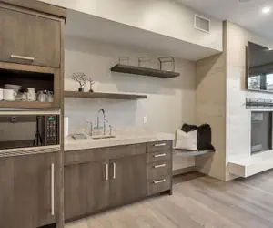 Photo 5 - Premium Junior Three Bedroom 3 Apartment Hotel by Redawning