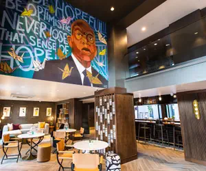 Photo 3 - voco The Darwin Atlanta Midtown by IHG