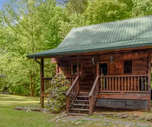 Photo 2 - Whisper Creek 2 Bedroom Cabin by RedAwning