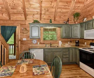 Photo 5 - Whisper Creek 2 Bedroom Cabin by RedAwning