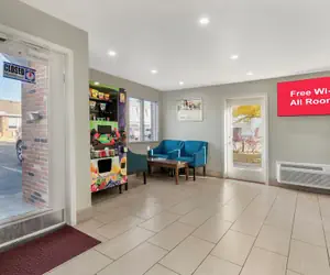 Photo 4 - HomeTowne Studios by Red Roof Georgetown, KY