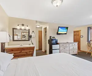 Photo 4 - Discovery Lodge